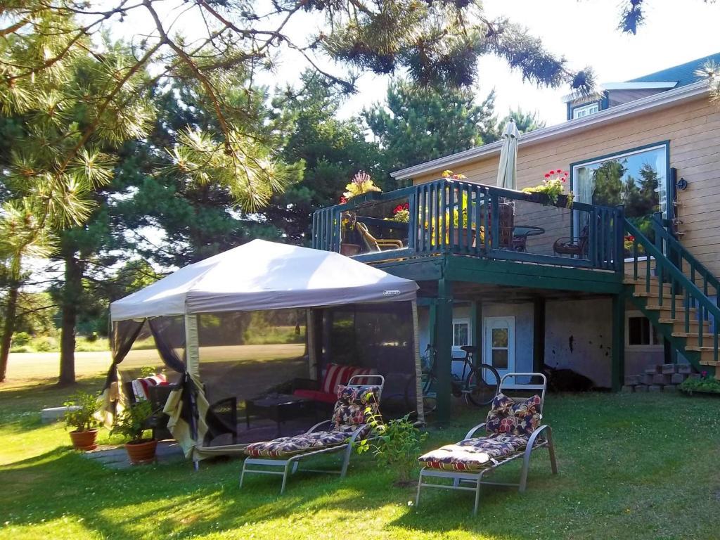 Gite La Halte Du Verger Bed And Breakfast Rivière-du-Loup Buitenkant foto