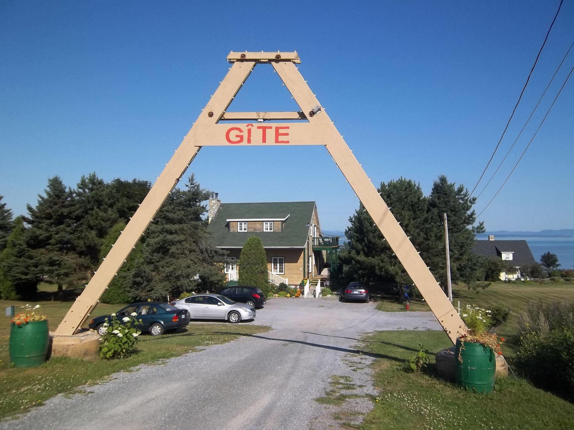 Gite La Halte Du Verger Bed And Breakfast Rivière-du-Loup Buitenkant foto