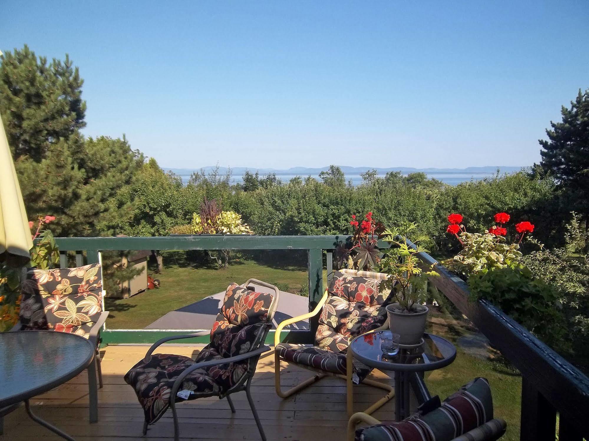 Gite La Halte Du Verger Bed And Breakfast Rivière-du-Loup Buitenkant foto